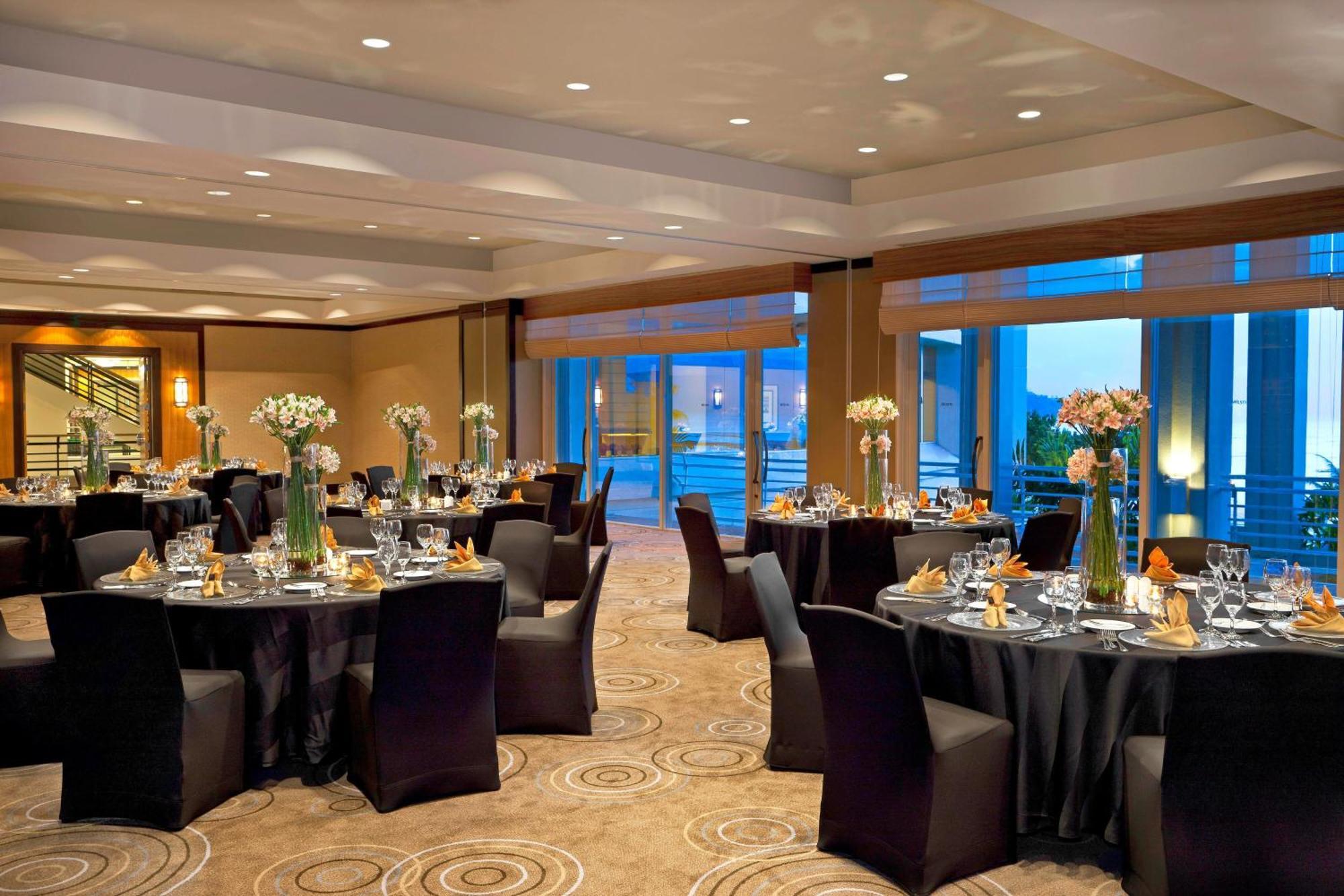 The Westin Resort Guam Tumon Exterior photo